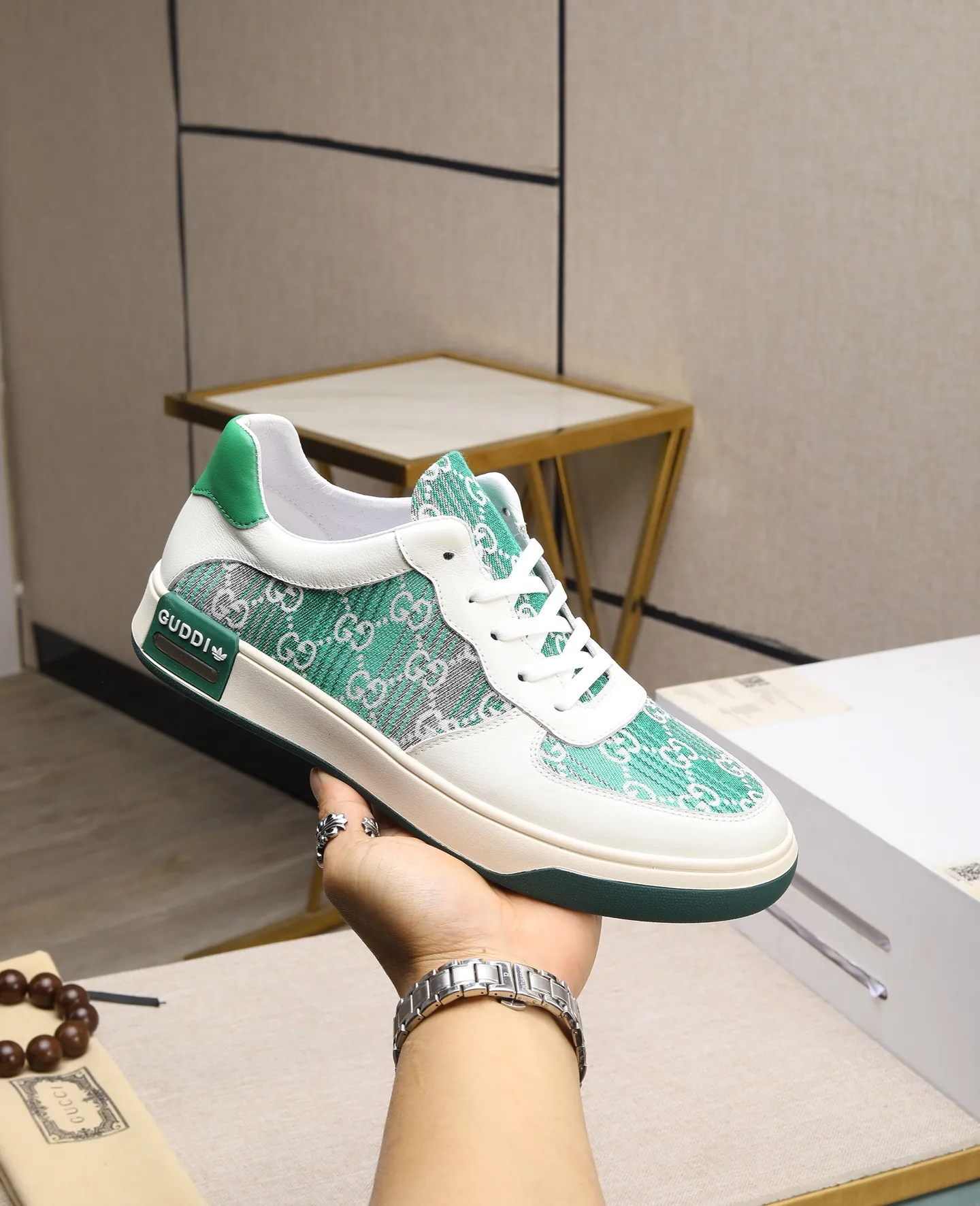 Men's shoes 💰420 GUCCI🔍🔍The latest model is available at the counter simultaneously. Original calfskin imported from Italy, genuine leather lining, (high-end, extravagant and classy) with exquisite workmanship. Sole: Original sole provided by the original factory. ⚠Exclusive double-layer movable molded sole is super comfortable⚠. Photographed in real life. 🎬The real thing is better. 🔍🔍"High quality·Follow the order" code number 38-44